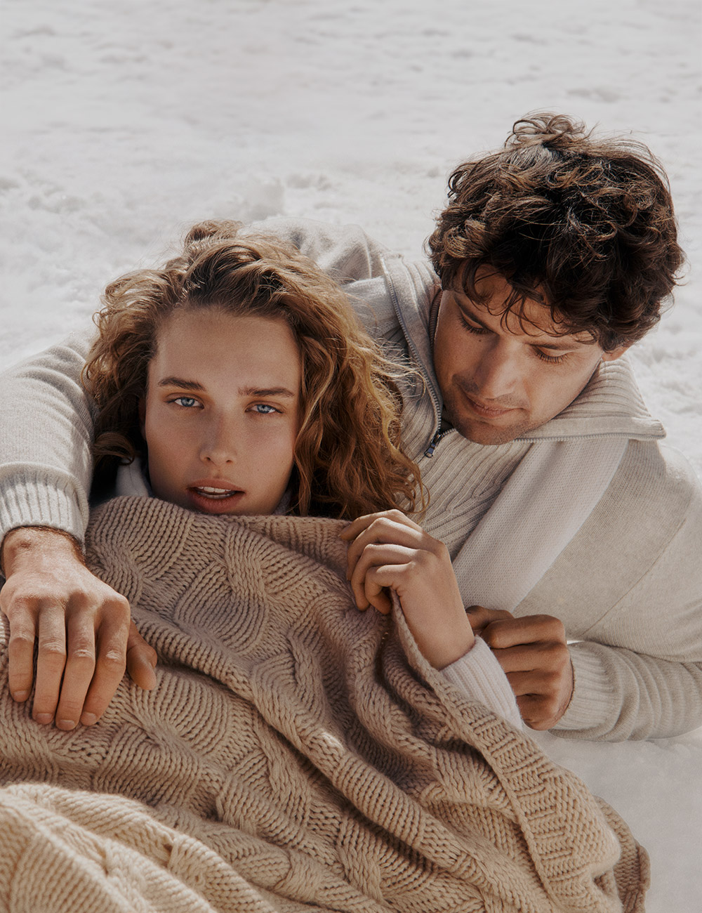 02_es_HP_HeroSlider_CW45025_SS25withTamaraFalco_m_flc